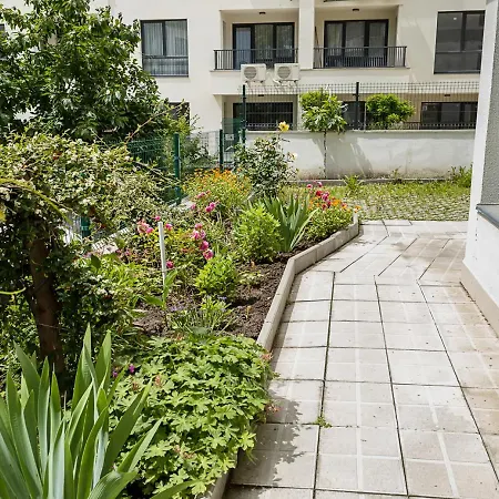 Urban & Cozy Escape - 1br Flat Near Grand Mall By Flat Mаnager Apartment